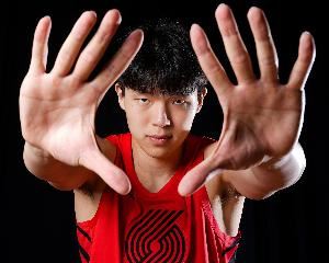 美记：杨瀚森团队知道其不是球队的首选 球员的未来尚不稳固
